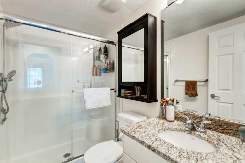 2114-755 Copperpond Boulevard Se, Calgary, AB - Indoor Photo Showing Bathroom