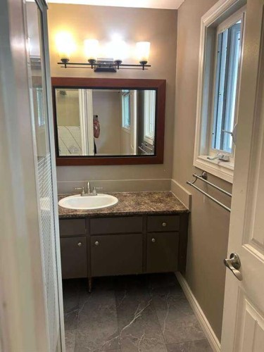 10629 104 Avenue, Grande Cache, AB - Indoor Photo Showing Bathroom