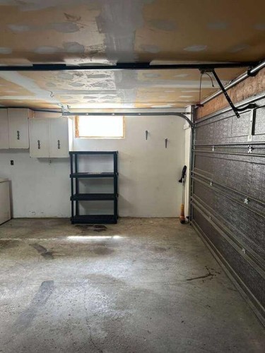 10629 104 Avenue, Grande Cache, AB - Indoor Photo Showing Garage
