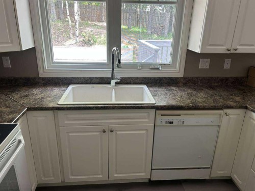 10629 104 Avenue, Grande Cache, AB - Indoor Photo Showing Kitchen