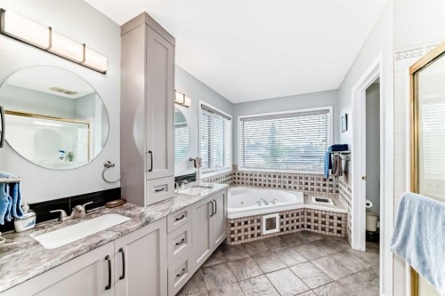 167 Fairways Close Nw, Airdrie, AB - Indoor Photo Showing Bathroom