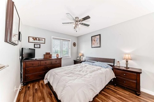 167 Fairways Close Nw, Airdrie, AB - Indoor Photo Showing Bedroom