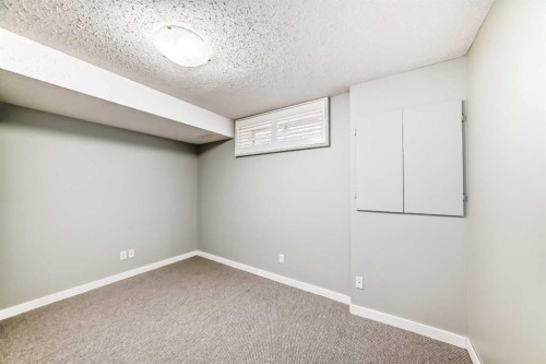 167 Fairways Close Nw, Airdrie, AB - Indoor Photo Showing Other Room
