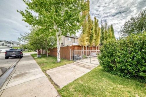 167 Fairways Close Nw, Airdrie, AB - Outdoor