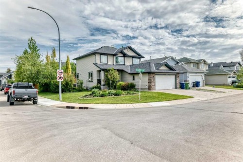 167 Fairways Close Nw, Airdrie, AB - Outdoor With Facade
