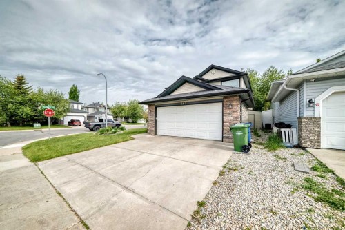 167 Fairways Close Nw, Airdrie, AB - Outdoor