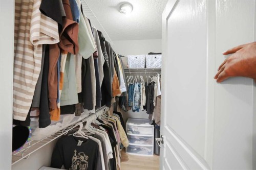 402 Wentworth Villas Sw, Calgary, AB - Indoor With Storage
