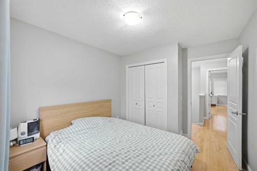 402 Wentworth Villas Sw, Calgary, AB - Indoor Photo Showing Bedroom