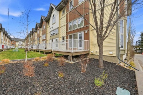 402 Wentworth Villas Sw, Calgary, AB - Outdoor