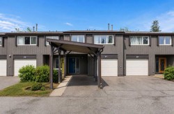 57-2225 Oakmoor Drive SW Calgary, AB T2V 4N6