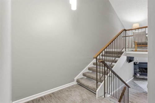 57-2225 Oakmoor Drive Sw, Calgary, AB - Indoor Photo Showing Other Room