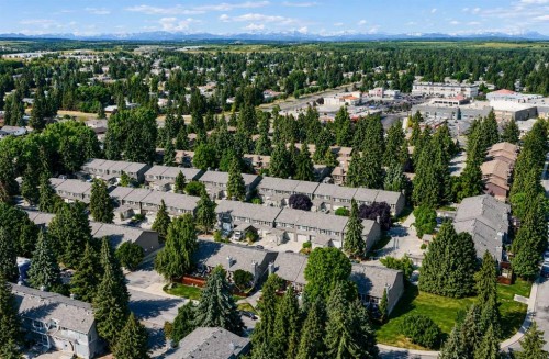 57-2225 Oakmoor Drive Sw, Calgary, AB - Outdoor With View