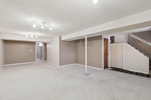 8028 5 Street Sw, Calgary, AB 