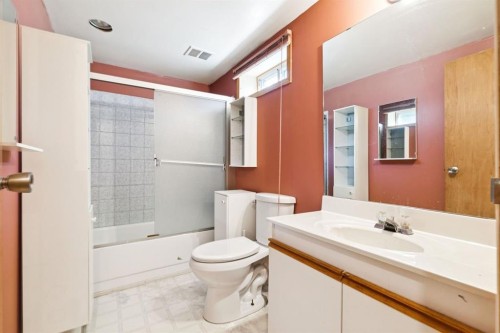 8028 5 Street Sw, Calgary, AB 