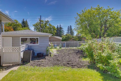 8028 5 Street Sw, Calgary, AB 