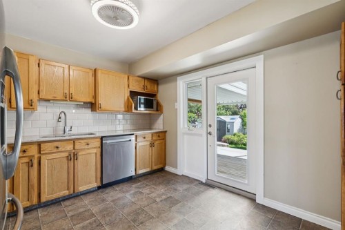 8028 5 Street Sw, Calgary, AB 