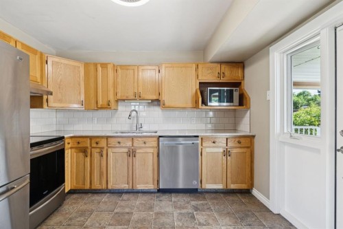 8028 5 Street Sw, Calgary, AB 