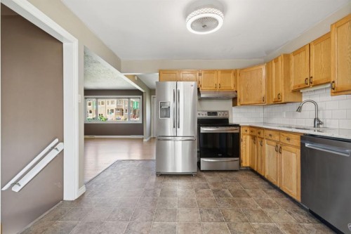 8028 5 Street Sw, Calgary, AB 