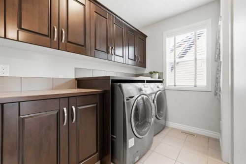 127 Marquis Grove Se, Calgary, AB - Indoor Photo Showing Laundry Room