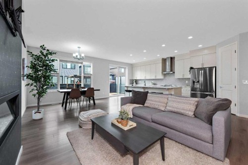 54 Seton Manor Se, Calgary, AB 
