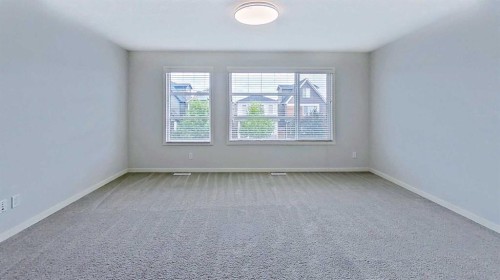 54 Seton Manor Se, Calgary, AB 