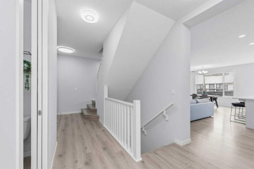 54 Seton Manor Se, Calgary, AB 