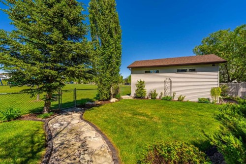 37 Cimarron Park Green, Okotoks, AB 