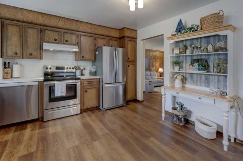108 Templeview Place Ne, Calgary, AB - Indoor Photo Showing Kitchen