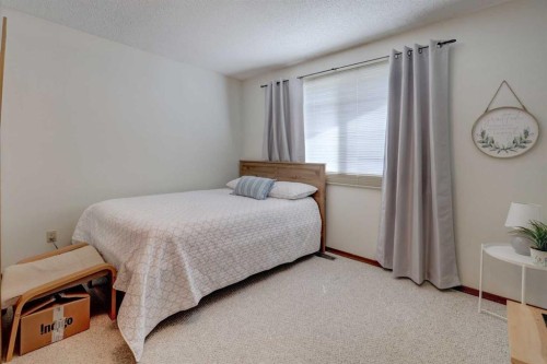 108 Templeview Place Ne, Calgary, AB - Indoor Photo Showing Bedroom