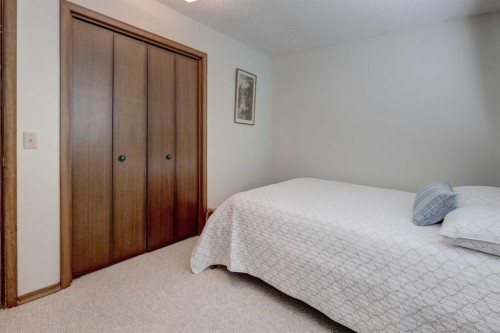 108 Templeview Place Ne, Calgary, AB - Indoor Photo Showing Bedroom