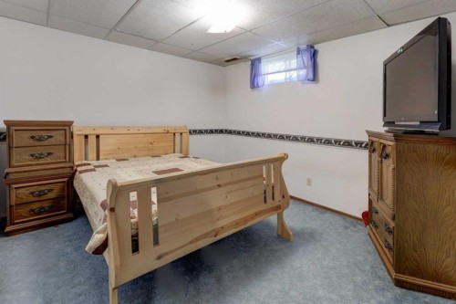 108 Templeview Place Ne, Calgary, AB - Indoor Photo Showing Bedroom