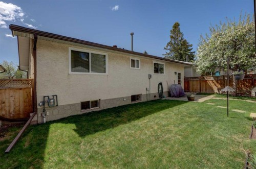 108 Templeview Place Ne, Calgary, AB - Outdoor