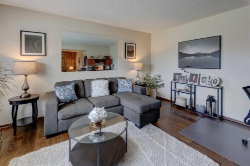 108 Templeview Place Ne, Calgary, AB - Indoor Photo Showing Living Room