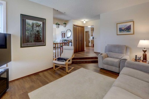 108 Templeview Place Ne, Calgary, AB - Indoor Photo Showing Living Room