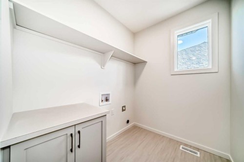 46 Verdure Place Sw, Calgary, AB - Indoor
