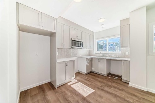 46 Verdure Place Sw, Calgary, AB - Indoor Photo Showing Kitchen