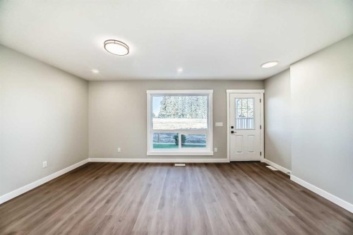 903 Clover Road, Carstairs, AB - Indoor Photo Showing Other Room
