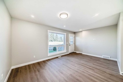 903 Clover Road, Carstairs, AB - Indoor Photo Showing Other Room