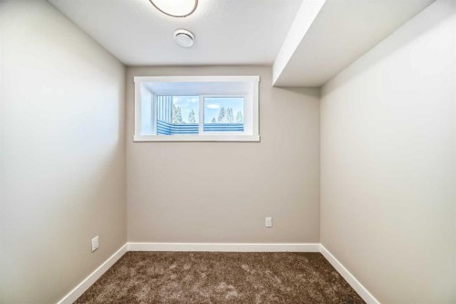 903 Clover Road, Carstairs, AB - Indoor Photo Showing Other Room
