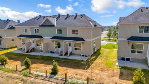 903 Clover Road, Carstairs, AB - Outdoor