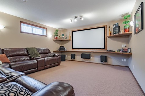 6 Cranwell Link Se, Calgary, AB - Indoor Photo Showing Other Room