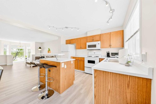 203 Mckenzie Towne Gate Se, Calgary, AB 