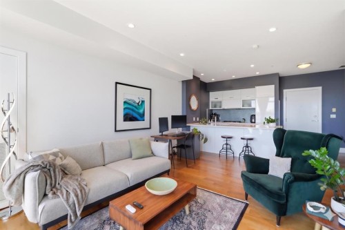 406-2505 17 Avenue Sw, Calgary, AB - Indoor Photo Showing Living Room