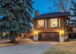 63 Brookpark Crescent SW Calgary, AB T2W 2W6