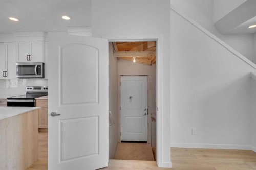 541 Bayview Street Sw, Airdrie, AB - Indoor Photo Showing Other Room