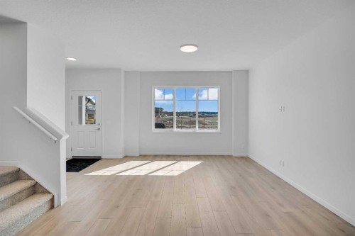 541 Bayview Street Sw, Airdrie, AB - Indoor Photo Showing Other Room