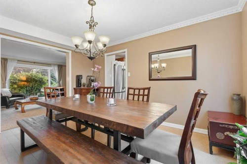 411 Wilderness Place Se, Calgary, AB - Indoor Photo Showing Dining Room