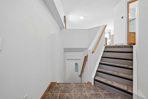 11 Covecreek Close Ne, Calgary, AB 