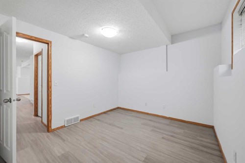 11 Covecreek Close Ne, Calgary, AB 
