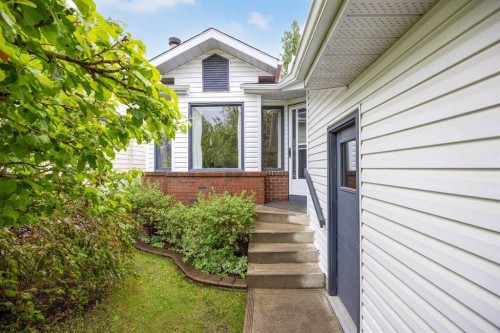 159 Shawinigan Drive Sw, Calgary, AB - Outdoor